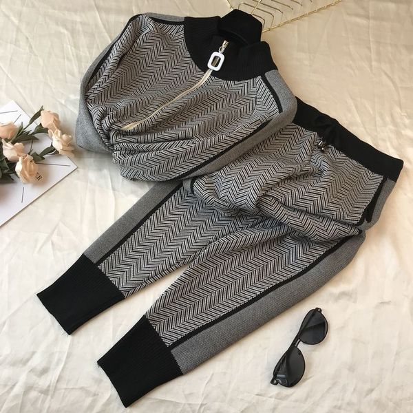 women's suits & blazers knitted pullover and trousers, striped pants, 2-piece suit., White;black
women's suits & blazers knitted pullover and trousers, striped pants, 2-piece suit., White;black
