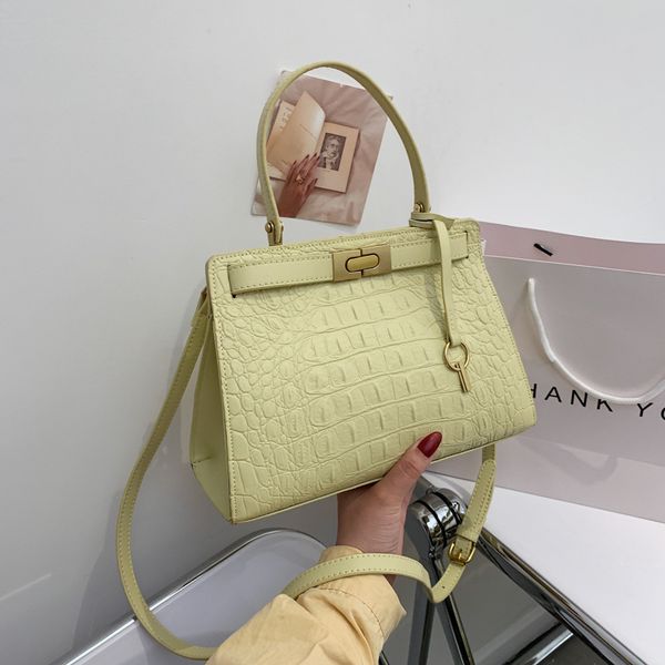 women's hand-held 2021 new fashion one shoulder large capacity small square bag 
women's hand-held 2021 new fashion one shoulder large capacity small square bag