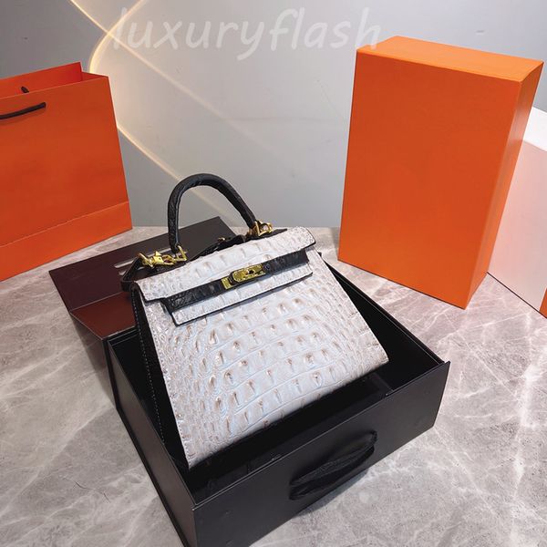 women desigenrs handbags tote latest color matching handbag purses luxurys stitching summer ladies 2021 crossbody bags golden hardware
women desigenrs handbags tote latest color matching handbag purses luxurys stitching summer ladies 2021 crossbody bags golden hardware