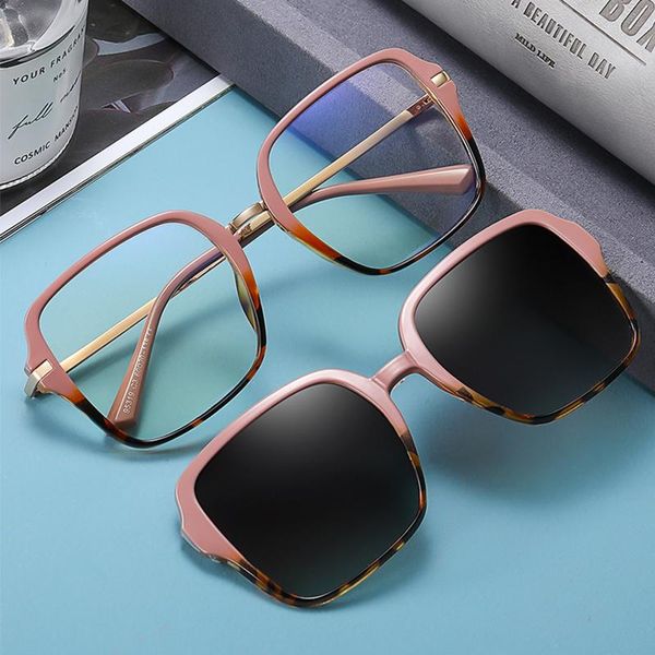 sunglasses pink 2 in 1 magnet square women trendy polarized ladies big clip on anti blue light transparent glasses, White;black
sunglasses pink 2 in 1 magnet square women trendy polarized ladies big clip on anti blue light transparent glasses, White;black