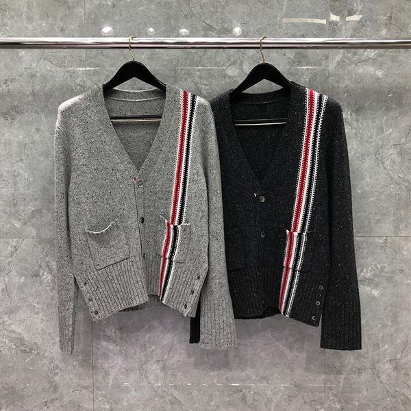 men's sweaters fashion 2021 brand men slim fit v-neck cardigans clothing striped wool cashmere solid thick winter casual coat, White;black
men's sweaters fashion 2021 brand men slim fit v-neck cardigans clothing striped wool cashmere solid thick winter casual coat, White;black