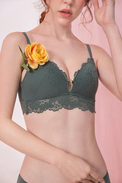 bras sets wriufred stereo lace embroidery bra set comfort super gathering and panties plus size women underwear adjusted, Red;black
bras sets wriufred stereo lace embroidery bra set comfort super gathering and panties plus size women underwear adjusted, Red;black