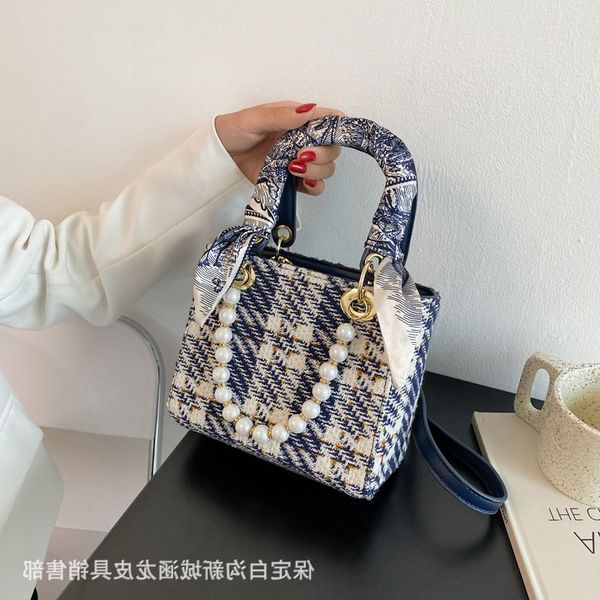 summer handbag female 2021 new fashion net red check single shoulder pearl messenger princess
summer handbag female 2021 new fashion net red check single shoulder pearl messenger princess
