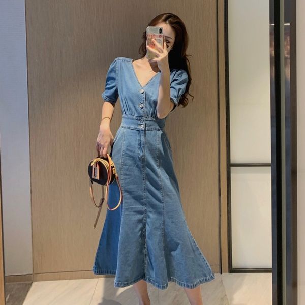 summer retro v-neck denim mermaid long dress short puff sleeves slim elastic waist single-breasted cowboy fishtail dress 210514, Black;gray
summer retro v-neck denim mermaid long dress short puff sleeves slim elastic waist single-breasted cowboy fishtail dress 210514, Black;gray