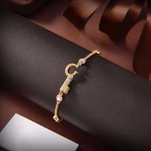 luxury 2021 designer jewelry bracelets female internet celebrity classic bracelet for womens and girls wedding mother248k, Golden;silver
luxury 2021 designer jewelry bracelets female internet celebrity classic bracelet for womens and girls wedding mother248k, Golden;silver