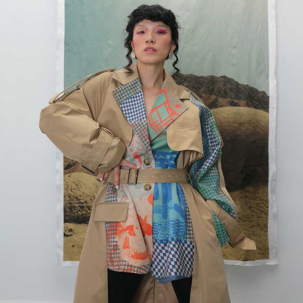 autumn fashion fragment printed suit with two fake windbreaker oversized women coats trench for long 210615, Tan;black
autumn fashion fragment printed suit with two fake windbreaker oversized women coats trench for long 210615, Tan;black