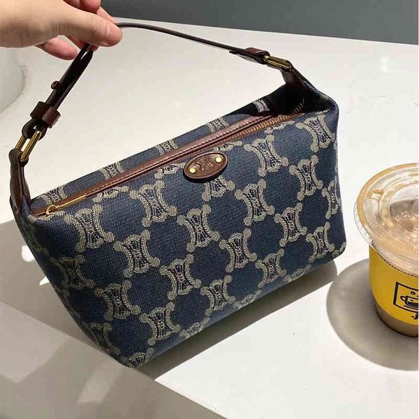 evening bags autumn and winter arc de triomphe cowboy lunch box single shoulder messenger hand women's medieval wristlet
evening bags autumn and winter arc de triomphe cowboy lunch box single shoulder messenger hand women's medieval wristlet