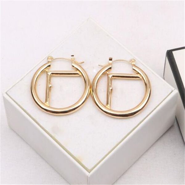 fashion designers letters stud clip round plated gold silvrer women metal earrings wedding party jewerlry, Golden;silver
fashion designers letters stud clip round plated gold silvrer women metal earrings wedding party jewerlry, Golden;silver