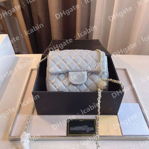 designer luxurywomen luxurys designers bag celebrity classic fashion casual drill ball one shoulder diagonal span 18*7*14cm check pattern ha
designer luxurywomen luxurys designers bag celebrity classic fashion casual drill ball one shoulder diagonal span 18*7*14cm check pattern ha