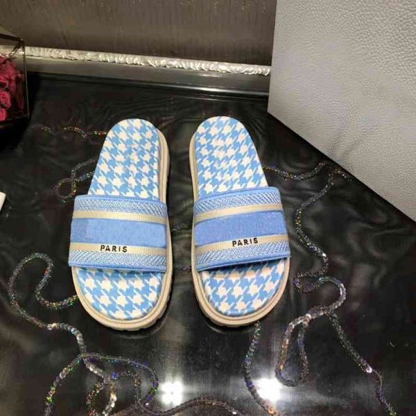 slippers 22ss spring di diamond pattern flip-flops 3d printing platform shoes with embroidery electric embroidered upper, sheep leather os6n, Black
slippers 22ss spring di diamond pattern flip-flops 3d printing platform shoes with embroidery electric embroidered upper, sheep leather os6n, Black