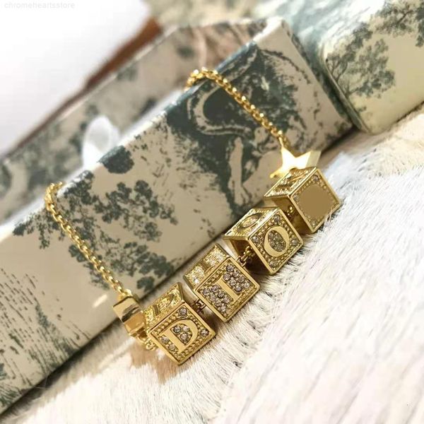 luxry bracelet fashion design jewelry d/or dejia golletter amonce star net resame small square, Golden;silver
luxry bracelet fashion design jewelry d/or dejia golletter amonce star net resame small square, Golden;silver