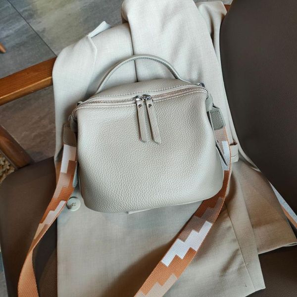 handbag women luxurys designers bags 2021 crossbody bag white summer solid color purse multi pochette louisbags_18
handbag women luxurys designers bags 2021 crossbody bag white summer solid color purse multi pochette louisbags_18