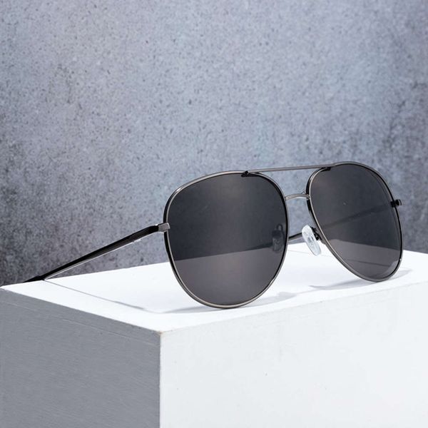 new style fashion trend metal sunscreen glasses outdoor driving men's and women's polarizing sunglasses, White;black
new style fashion trend metal sunscreen glasses outdoor driving men's and women's polarizing sunglasses, White;black