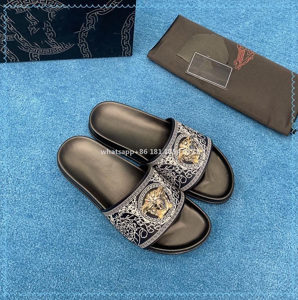 2021ss designer comfortable brand men's slippers summer casual wide soled sandals with box are size38-45, Black
2021ss designer comfortable brand men's slippers summer casual wide soled sandals with box are size38-45, Black
