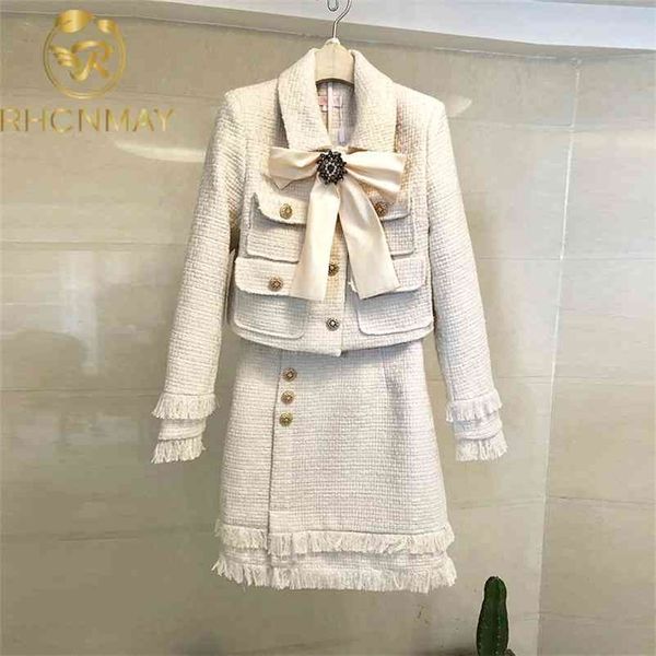 autumn winter women two piece set thicked warm bow woolen coat + tassels button mini a line skirt chic 210520, White
autumn winter women two piece set thicked warm bow woolen coat + tassels button mini a line skirt chic 210520, White