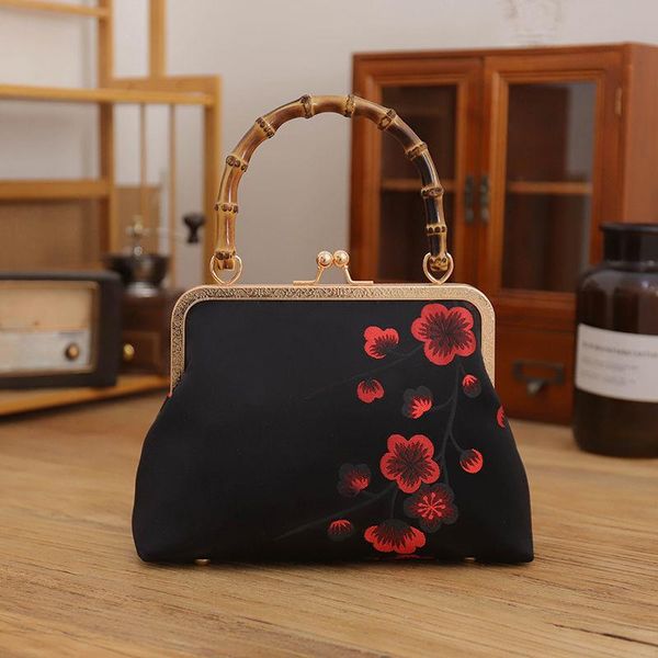 cross body 2021 wood hand flowers bag women's handbags vintage lock shell bags women shoulder crossbody with 120cm chain
cross body 2021 wood hand flowers bag women's handbags vintage lock shell bags women shoulder crossbody with 120cm chain