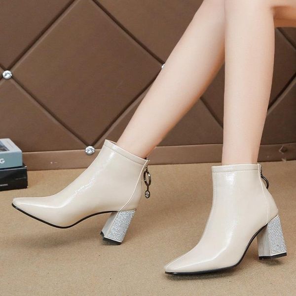 boots waterproof thick heel 2021 winter women fashion retro and ankle ladies square head plus cotton temperament, Black
boots waterproof thick heel 2021 winter women fashion retro and ankle ladies square head plus cotton temperament, Black