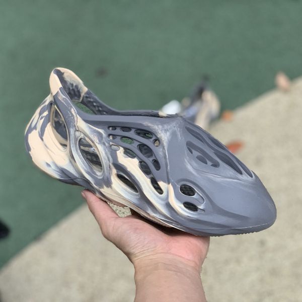 mxt moon gray kanye foam runner men women sandals ladies mx cream clay shower room slip-on slide camo mens womens outdoor sandal 36-46 fashi, Black
mxt moon gray kanye foam runner men women sandals ladies mx cream clay shower room slip-on slide camo mens womens outdoor sandal 36-46 fashi, Black