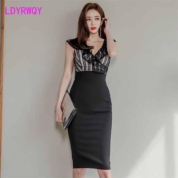 summer korean ladies' temperament slim v-neck stitching lace bag hip dress knee-length office lady 210416, Black;gray
summer korean ladies' temperament slim v-neck stitching lace bag hip dress knee-length office lady 210416, Black;gray