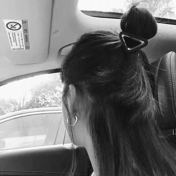 retro inverted triangle hair ring rubber band letter p black white pink hairpin for women hair accessories wholesale
retro inverted triangle hair ring rubber band letter p black white pink hairpin for women hair accessories wholesale