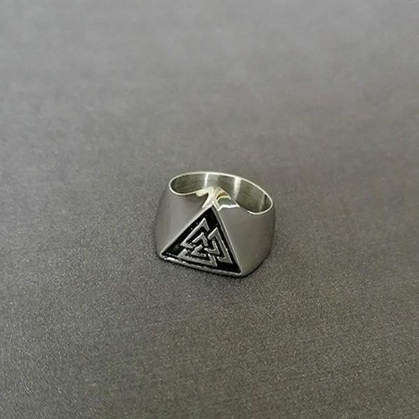 cluster rings 316l stainless steel viking scandinavian triangle rune odin motorcycle steampunk biker finger ring for men jewelry, Golden;silver
cluster rings 316l stainless steel viking scandinavian triangle rune odin motorcycle steampunk biker finger ring for men jewelry, Golden;silver