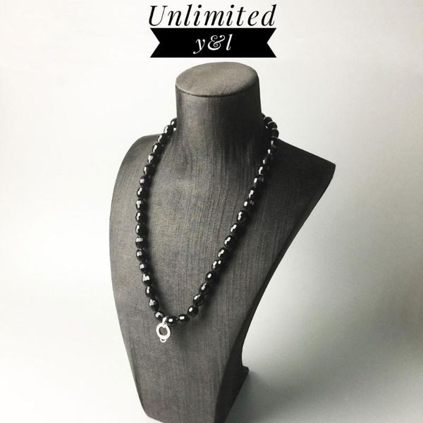 pendant necklaces black section beads charm carrier accessories for women and men silver fashion jewelry gift 
pendant necklaces black section beads charm carrier accessories for women and men silver fashion jewelry gift