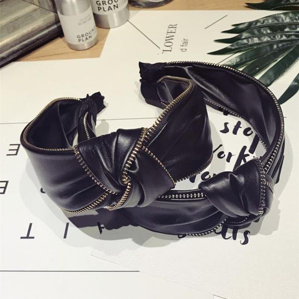 fashion high-end headdress boutique woman girl hair accessories faux leather pu zipper wide-brimmed bow band1
fashion high-end headdress boutique woman girl hair accessories faux leather pu zipper wide-brimmed bow band1