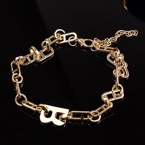 B family personality exaggerated letter sense clavicle temperament versatile neck chain
B family personality exaggerated letter sense clavicle temperament versatile neck chain