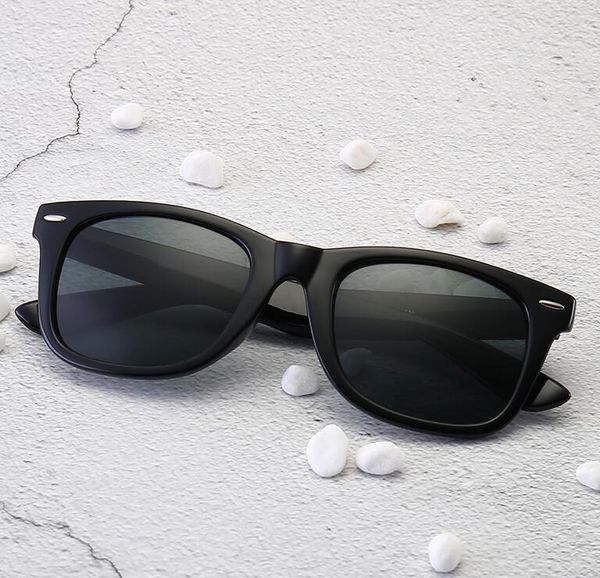 2140 classic retro stable quality men women sunglasses real glass lenses sun glasses leather case box, White;black
2140 classic retro stable quality men women sunglasses real glass lenses sun glasses leather case box, White;black