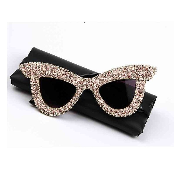 2021 summer cat eye sunglasses women luxury rhinestone big frame oversized sun glasses for men vintage shades women oculos a520, White;black
2021 summer cat eye sunglasses women luxury rhinestone big frame oversized sun glasses for men vintage shades women oculos a520, White;black