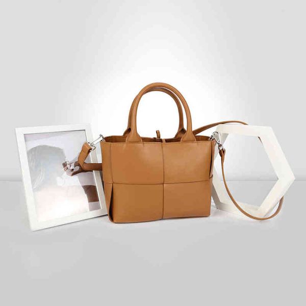 nxy evening bags simple fashion leisure 2022 new handbag large capacity solid color cowhide woven child mother tote bag diagonal cross bag 2
nxy evening bags simple fashion leisure 2022 new handbag large capacity solid color cowhide woven child mother tote bag diagonal cross bag 2