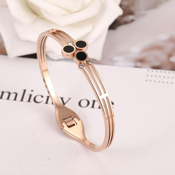 bangle v-334 hollow roman three-disc black shell diamond bracelet personality temperament rose gold titanium steel
bangle v-334 hollow roman three-disc black shell diamond bracelet personality temperament rose gold titanium steel