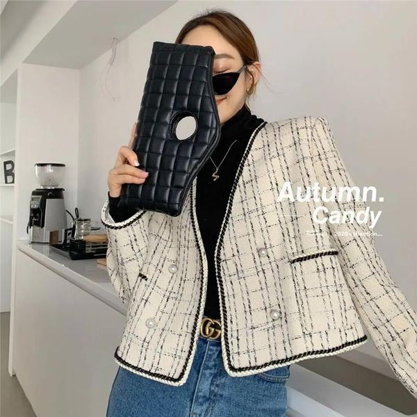 vintage plaid tweed short jacket women chic designer v-neck pearl button long sleeve coats spring elegant cardigan outerwear women's ja, Black;brown
vintage plaid tweed short jacket women chic designer v-neck pearl button long sleeve coats spring elegant cardigan outerwear women's ja, Black;brown
