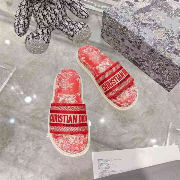 2021 spring and summer season new letter embroidery printing fashion holiday beach one word wear cool slippers women, Black
2021 spring and summer season new letter embroidery printing fashion holiday beach one word wear cool slippers women, Black