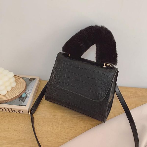 handbag women luxurys designers bags 2021 crossbody bag crocodile grain for trend purse multi pochette louisbags_18
handbag women luxurys designers bags 2021 crossbody bag crocodile grain for trend purse multi pochette louisbags_18