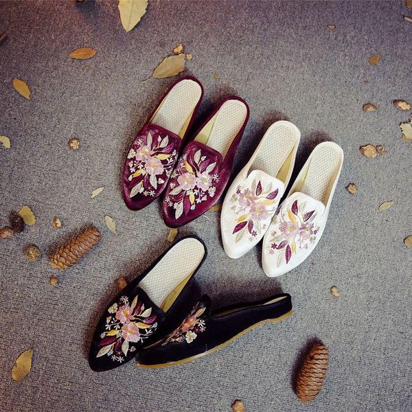 slippers velvet coating cotton fabric women pointed toe flat mules comfortable for ladies chinese embroidered shoes cloth, Black
slippers velvet coating cotton fabric women pointed toe flat mules comfortable for ladies chinese embroidered shoes cloth, Black