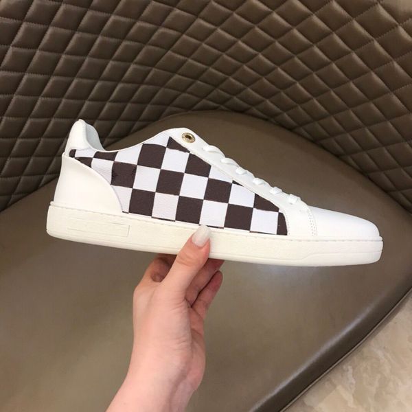 2021 classics men and boy sneaker running shoes casual flats beach fshion black white check splicing with box
2021 classics men and boy sneaker running shoes casual flats beach fshion black white check splicing with box