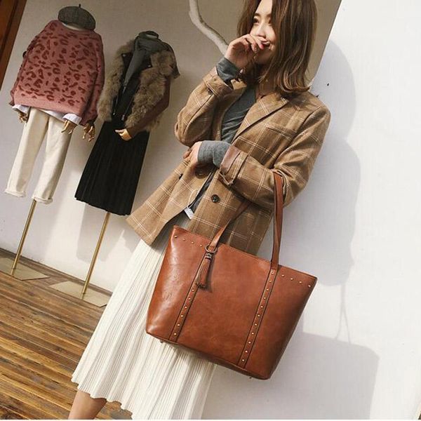 evening bags fashion large capacity causal shoulder for women 2021 fall leather fringe purse handbags retro tassel shopper bag
evening bags fashion large capacity causal shoulder for women 2021 fall leather fringe purse handbags retro tassel shopper bag