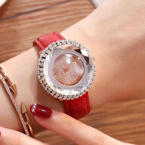 wristwatches relojes lujo watch women shiny crystal dial women's quartz watches red leather 2021 lady female clock zegarek damski, Slivery;brown 
wristwatches relojes lujo watch women shiny crystal dial women's quartz watches red leather 2021 lady female clock zegarek damski, Slivery;brown