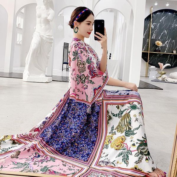 luxury cheongsam spring and summer lotus leaf sleeve improved cheongsam large loose national style printed holiday drs, Blue;red
luxury cheongsam spring and summer lotus leaf sleeve improved cheongsam large loose national style printed holiday drs, Blue;red