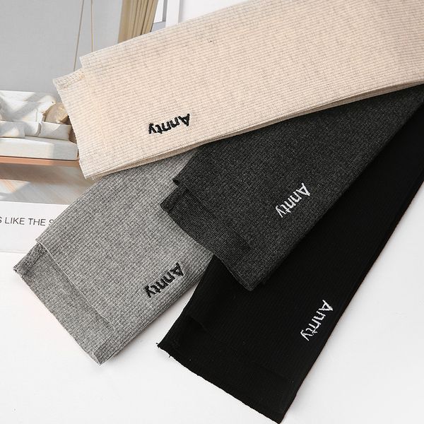 new thread autumn and winter pure cotton nine point high waist small foot tight women's embroidered bottoming pants, Black
new thread autumn and winter pure cotton nine point high waist small foot tight women's embroidered bottoming pants, Black