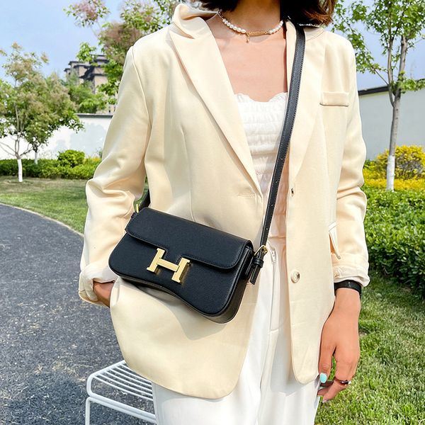 women's new simple fashion candy color single shoulder messenger bag red texture armpit small square bag purses outlet
women's new simple fashion candy color single shoulder messenger bag red texture armpit small square bag purses outlet