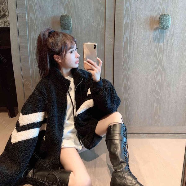 women winter lamb jacket coat bat sleeve stitching loose brand logo high-end long coat hoodie jackets super warm clothes women wholesale, Black;brown
women winter lamb jacket coat bat sleeve stitching loose brand logo high-end long coat hoodie jackets super warm clothes women wholesale, Black;brown