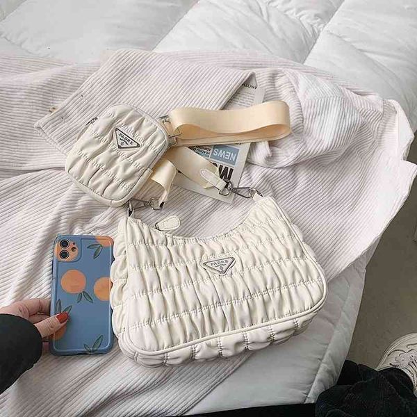 factory store 65% off clearance sale 2021 lingge pleated armpit bag carrying small square one shoulder dinner bag zero wallet, Black;red
factory store 65% off clearance sale 2021 lingge pleated armpit bag carrying small square one shoulder dinner bag zero wallet, Black;red