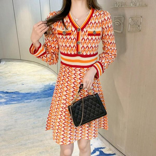 casual dresses autumn runway korean women's knitting geometry plaid patchwork chic elegant v neck sweater slim dress vestidos robe, Black;gray
casual dresses autumn runway korean women's knitting geometry plaid patchwork chic elegant v neck sweater slim dress vestidos robe, Black;gray