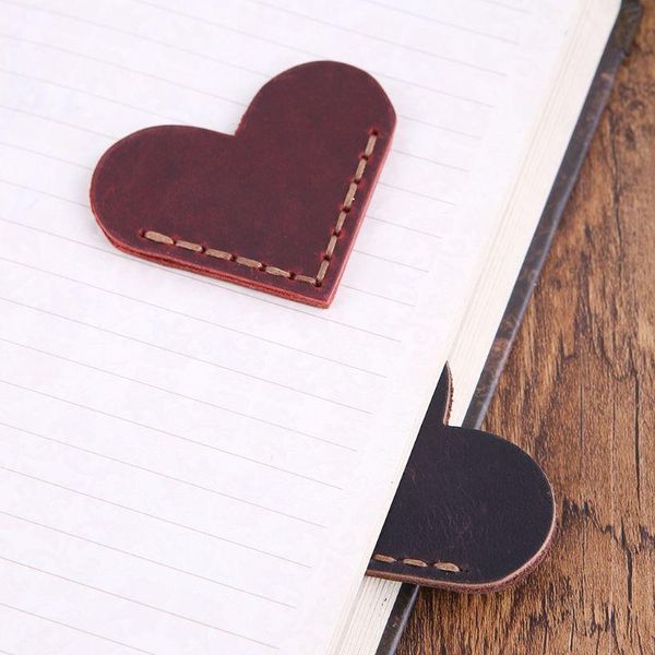 1pc heart-shape bookmark handcrafted leather reading marking accessories corner page maker gift for book lover readers teacher
1pc heart-shape bookmark handcrafted leather reading marking accessories corner page maker gift for book lover readers teacher