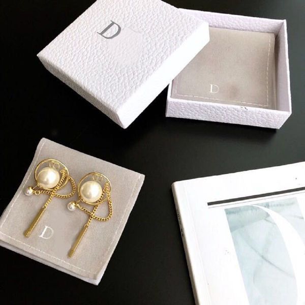 d family earrings / dijia 20-year pearl chain long temperament pendant earrings women's net red with high quality, Golden
d family earrings / dijia 20-year pearl chain long temperament pendant earrings women's net red with high quality, Golden