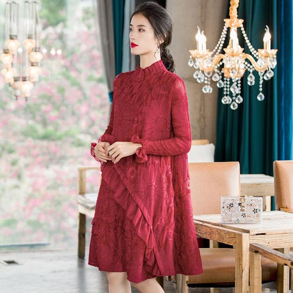 casual dresses heavy industry embroidered pleated dress 2021 spring women's long sleeve loose large size a- line tide miyake pleats, Black;gray
casual dresses heavy industry embroidered pleated dress 2021 spring women's long sleeve loose large size a- line tide miyake pleats, Black;gray