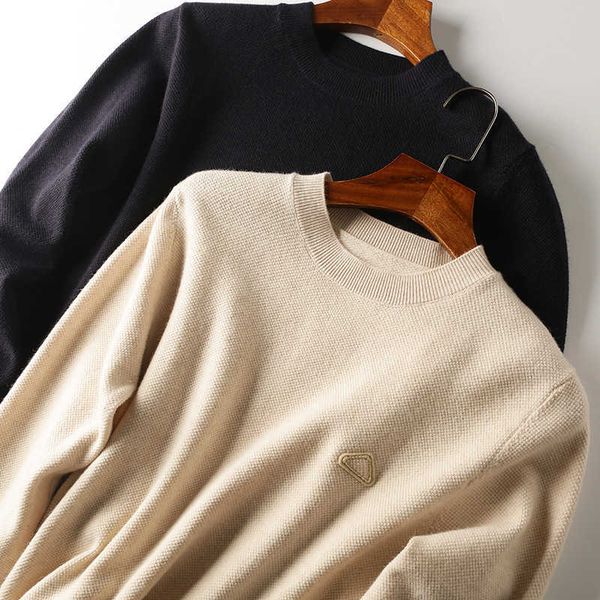 fashion sweater light luxury thread machine washable pillless autumn and winter men's round neck casual, White;black
fashion sweater light luxury thread machine washable pillless autumn and winter men's round neck casual, White;black