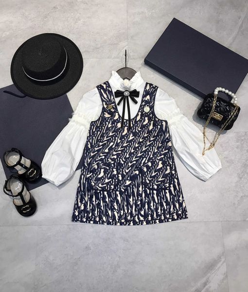1742 brand designer kids clothing sets girls white shirt+ skirt childrens autumn sleeveless short skirts long sleeve set wear size 100-150
1742 brand designer kids clothing sets girls white shirt+ skirt childrens autumn sleeveless short skirts long sleeve set wear size 100-150